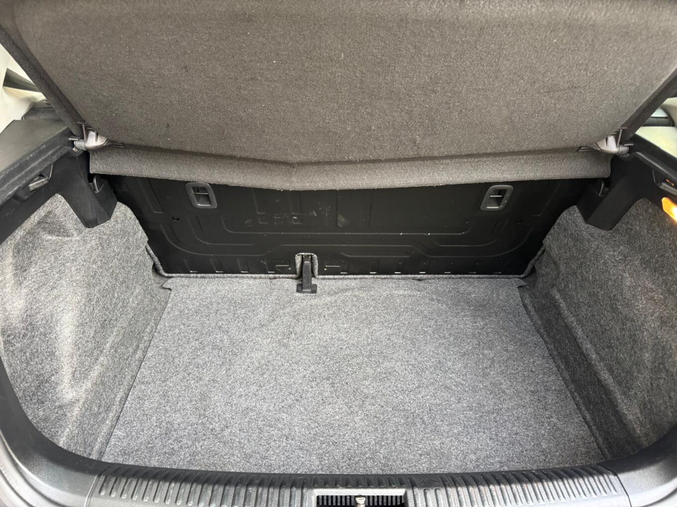 2025 VOLKSWAGEN POLO VIVO Hatch 1.4 Life — photo 9