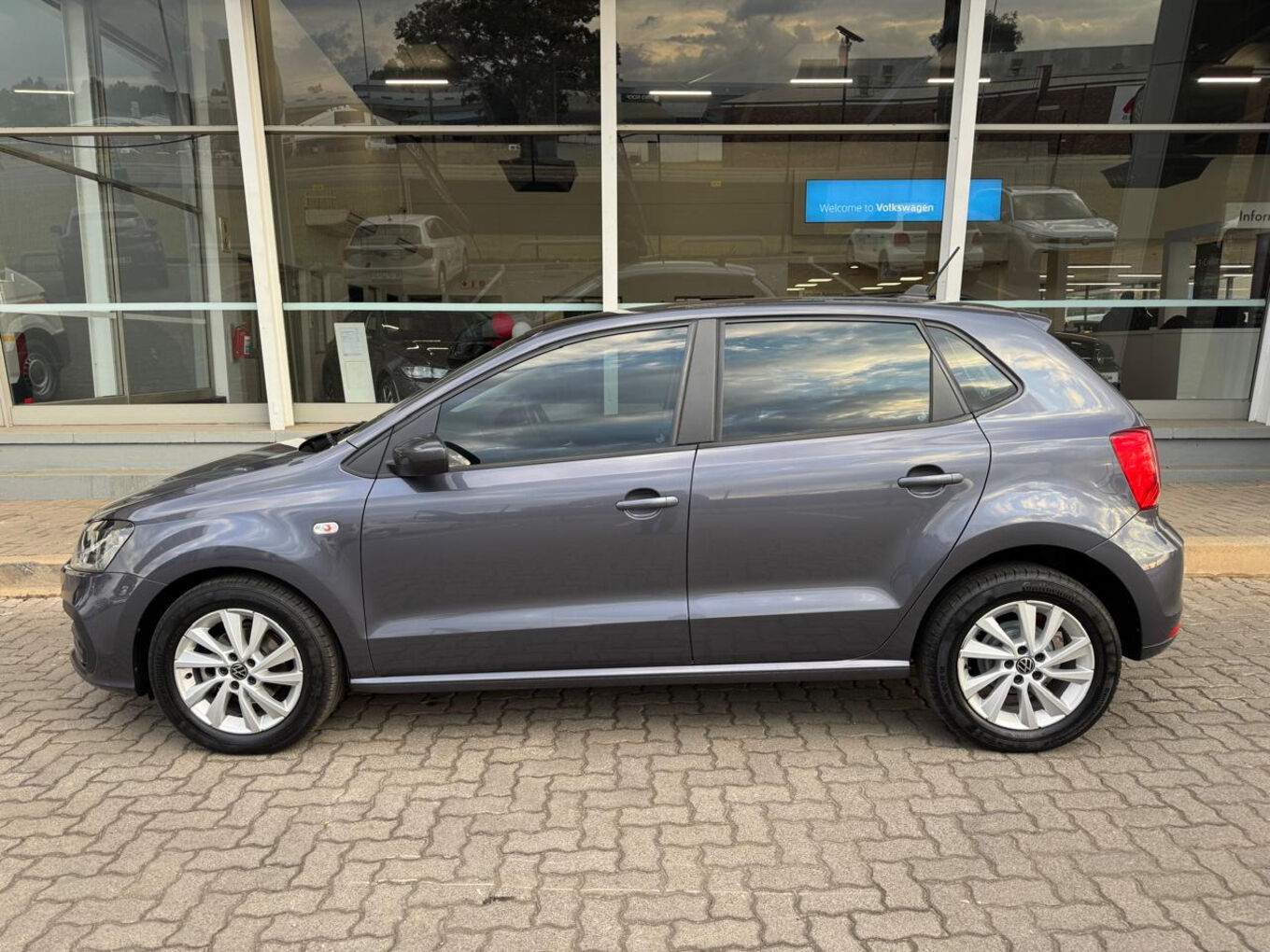 2025 VOLKSWAGEN POLO VIVO Hatch 1.4 Life — photo 4