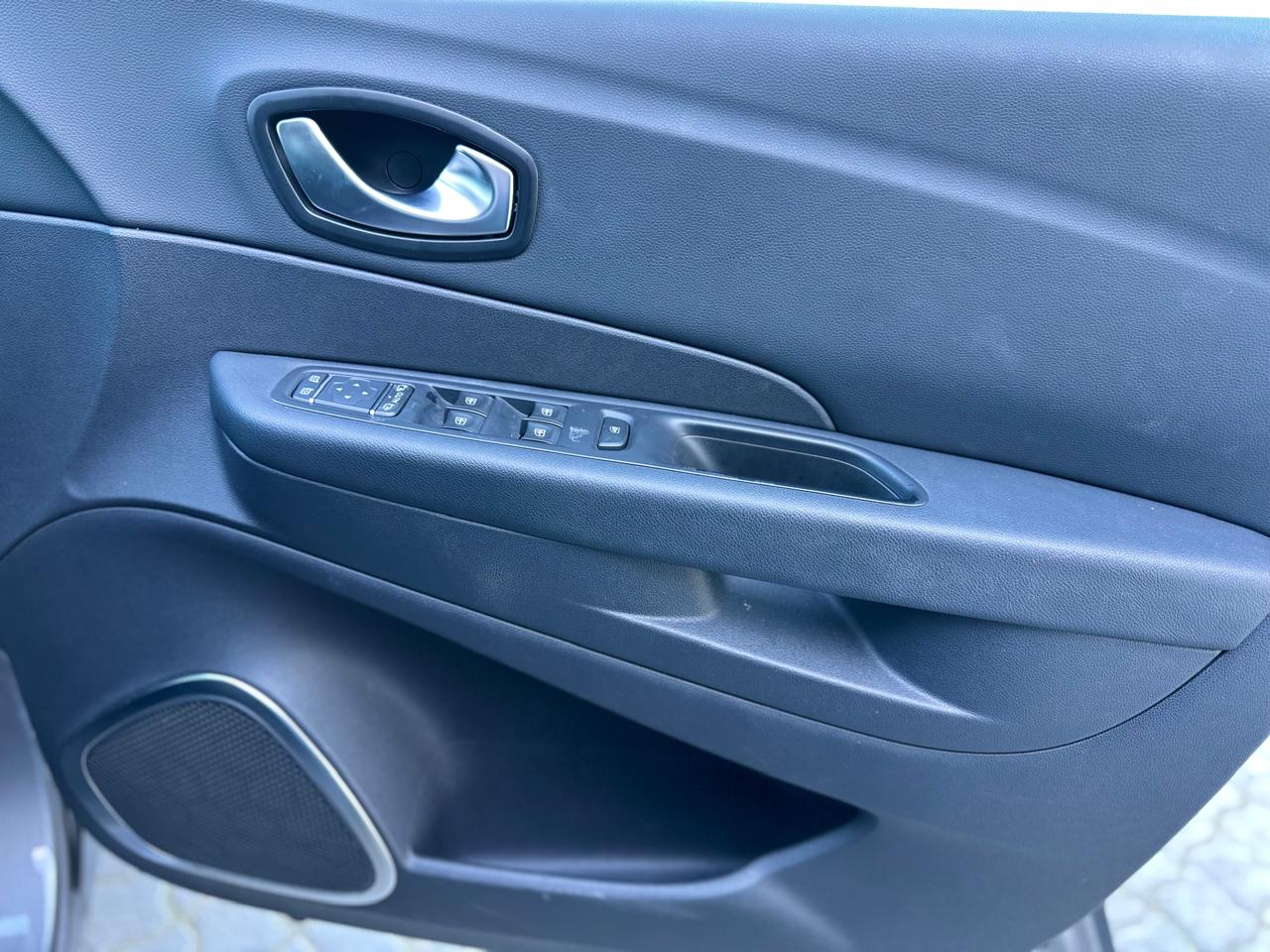 2018 Renault CAPTUR CAPTUR 1.2T DYNAMIQUE EDC 5DR (88KW) - Image 10