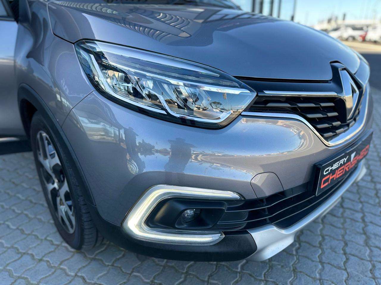 2018 Renault CAPTUR CAPTUR 1.2T DYNAMIQUE EDC 5DR (88KW) - Image 8
