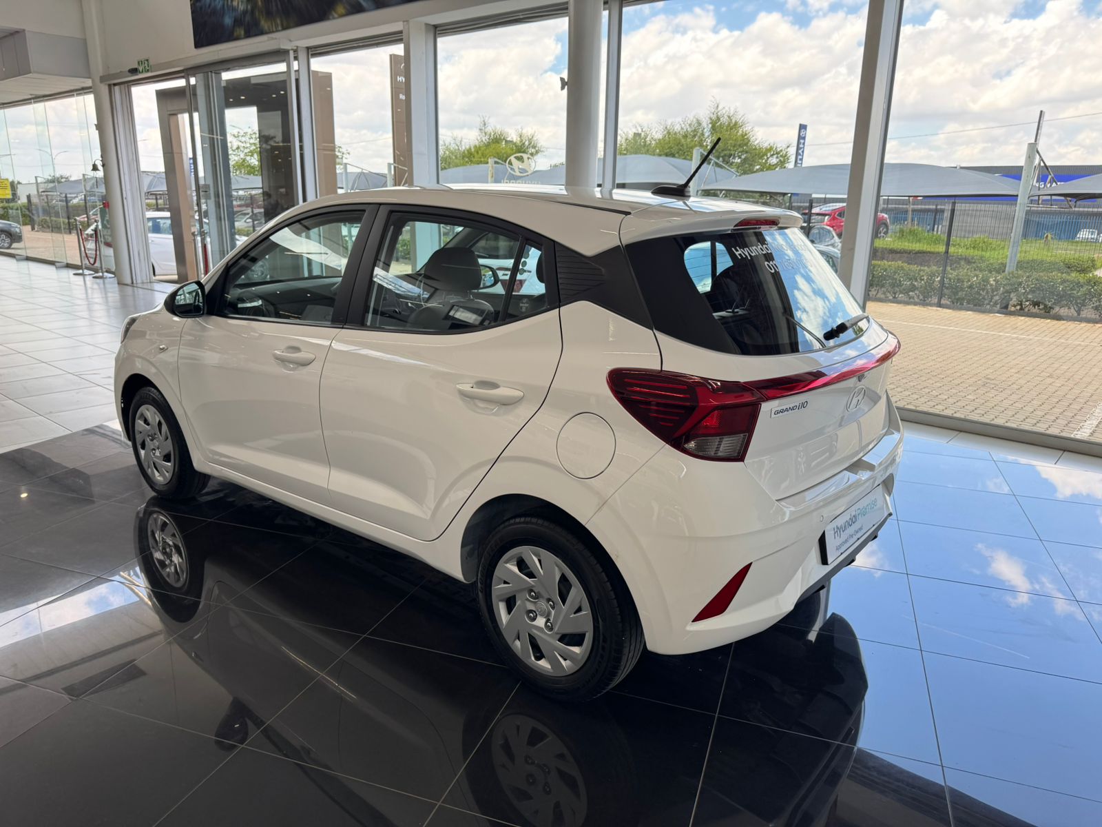 2025 HYUNDAI GRAND i10 1.0 PREMIUM M/T MY24 thumbnail 4