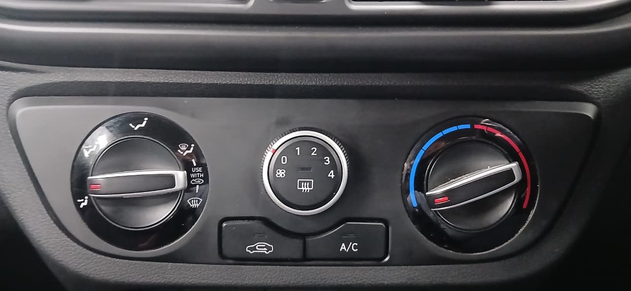 2025 HYUNDAI GRAND i10 1.2 PREMIUM A/T MY24 thumbnail 12
