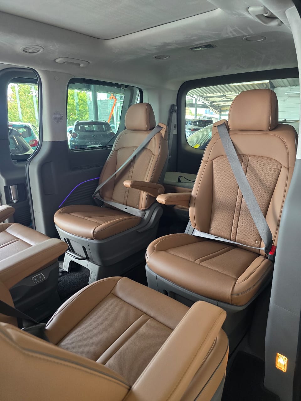 2026 HYUNDAI STARIA R2.2 9S LUXURY BUS A/T COPPER thumbnail 15