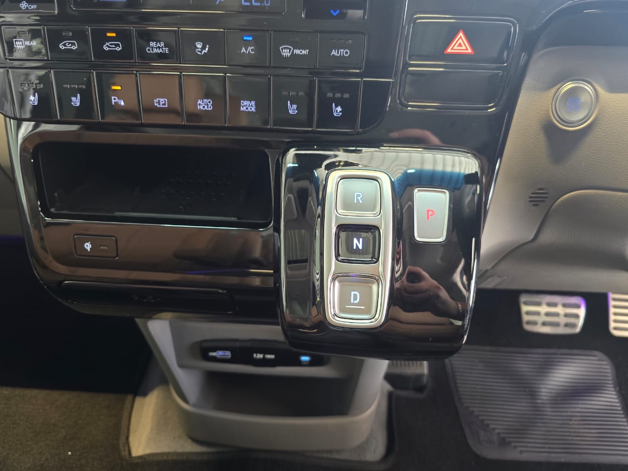 2026 HYUNDAI STARIA R2.2 9S LUXURY BUS A/T COPPER thumbnail 13