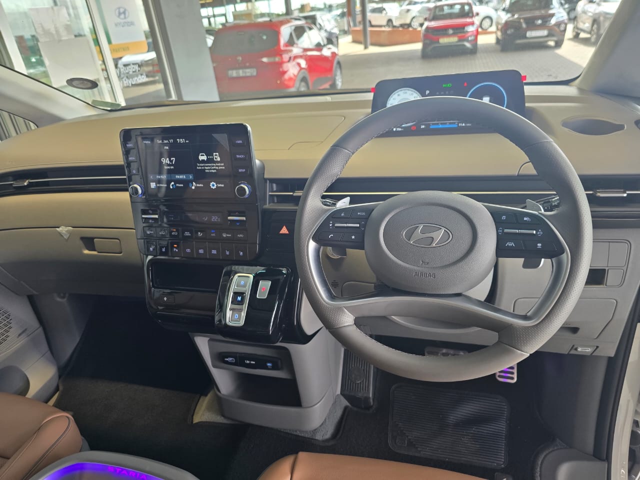 2026 HYUNDAI STARIA R2.2 9S LUXURY BUS A/T COPPER thumbnail 10