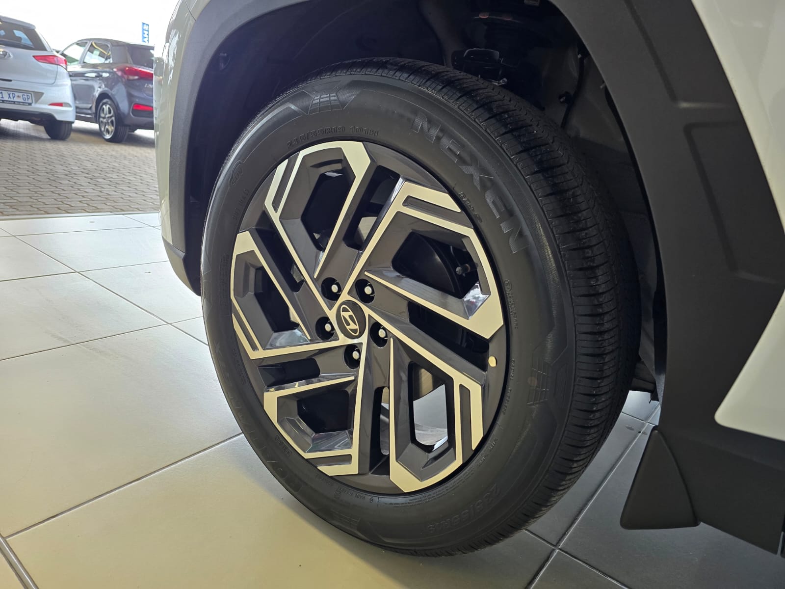 2026 HYUNDAI TUCSON R2.0 EXECUTIVE A/T MY25 thumbnail 16