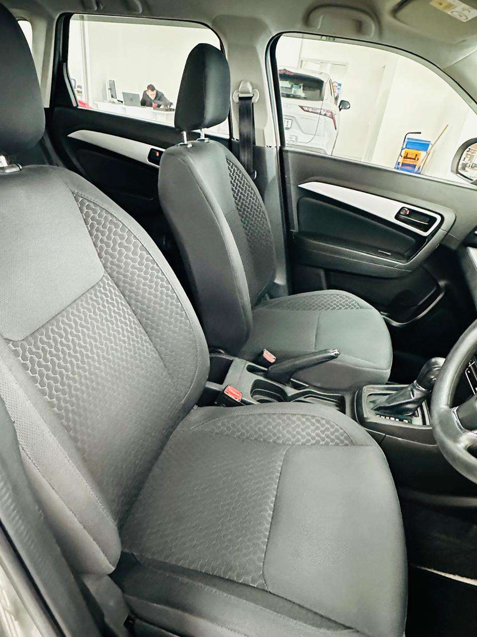 2023 Suzuki Vitara BREZZA 1.5 GL S-EDITION A/T - Image 9