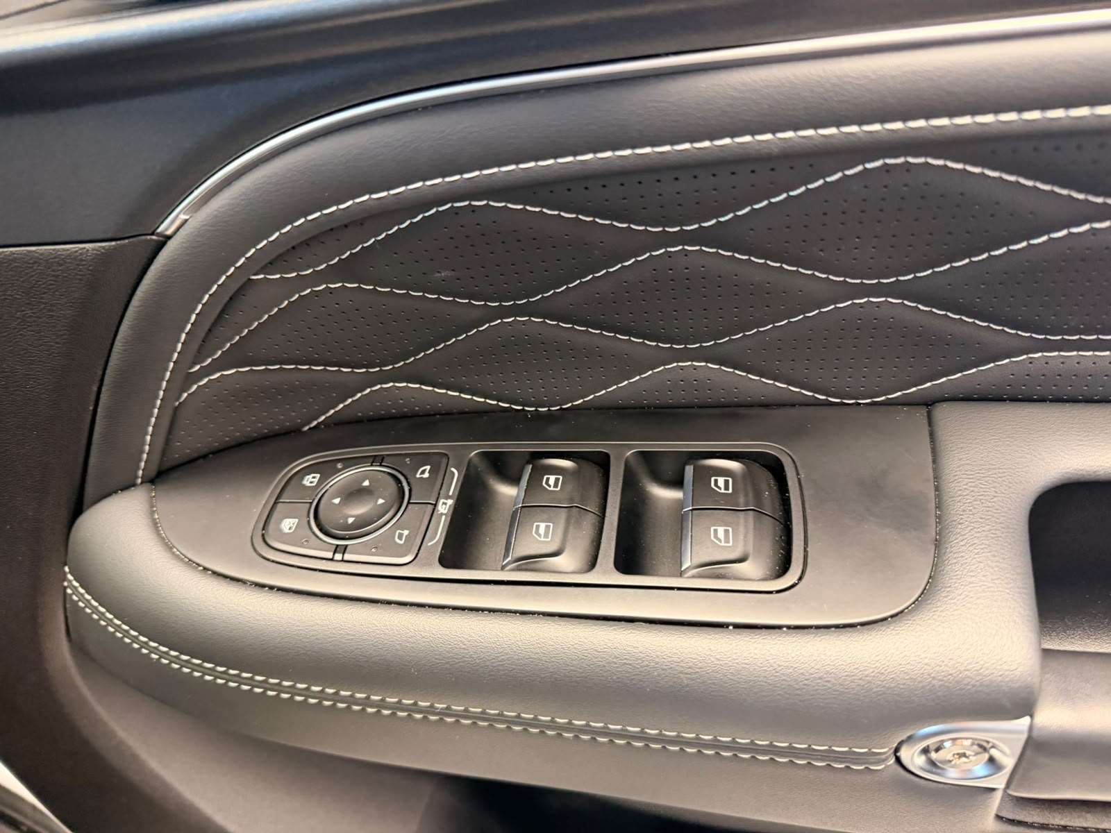 2025 GWM Tank 300 2.4TD LUXURY A/T - Image 8