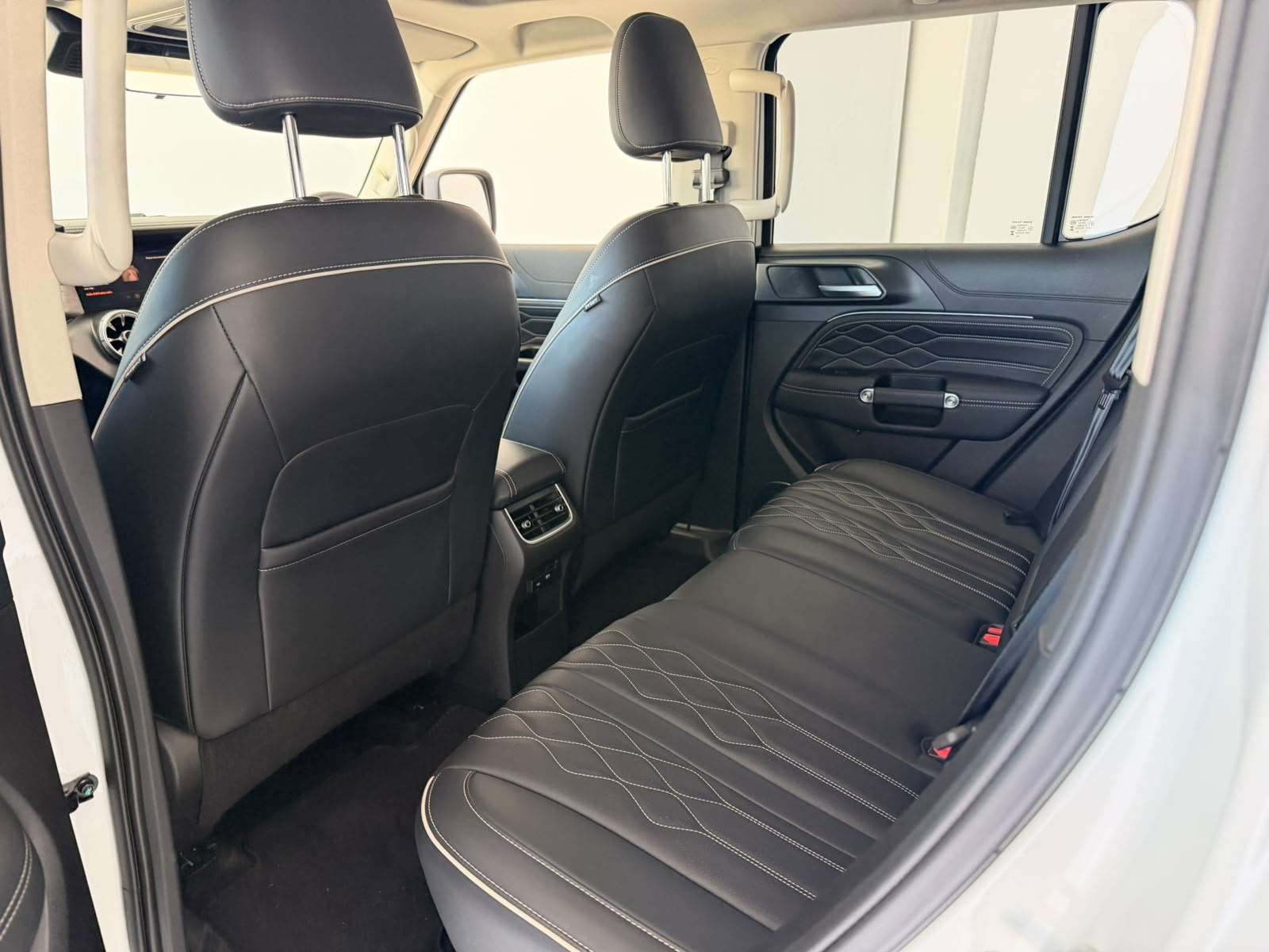 2025 GWM Tank 300 2.4TD LUXURY A/T - Image 15