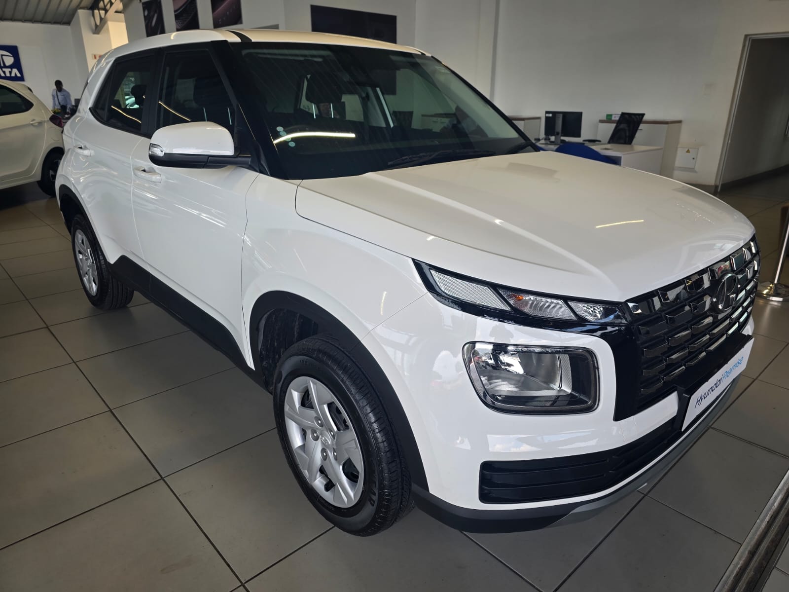 2025 HYUNDAI VENUE 1.2 PREMIUM MT MY24 image 1