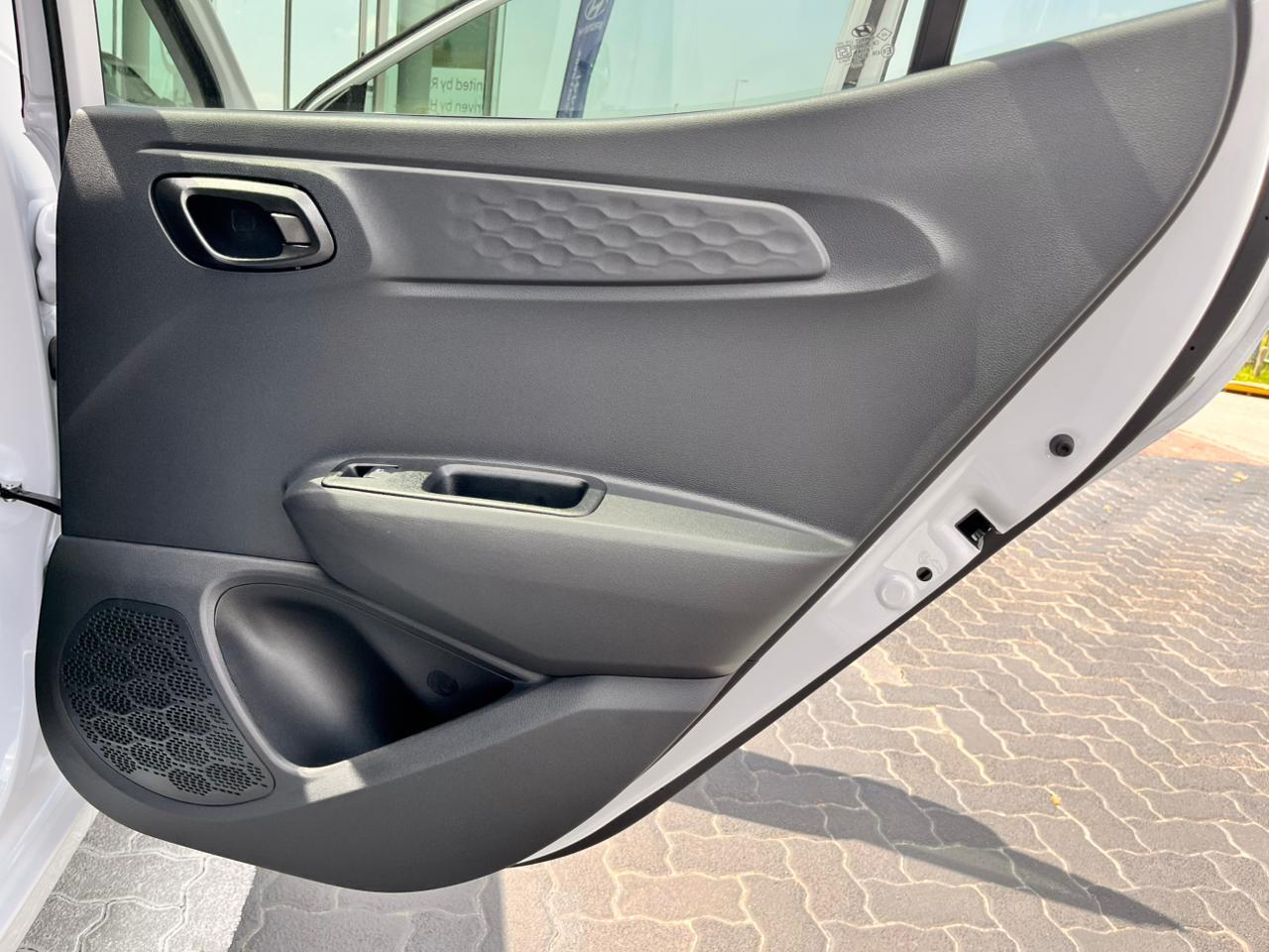 2026 HYUNDAI GRAND i10 1.2 PREMIUM A/T MY24 thumbnail 15