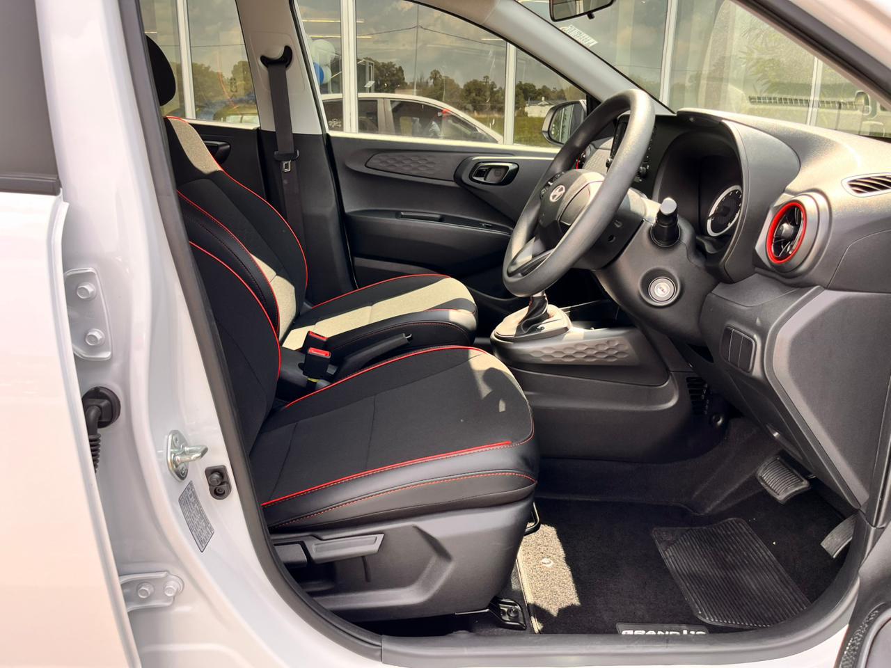 2026 HYUNDAI GRAND i10 1.2 PREMIUM A/T MY24 thumbnail 4