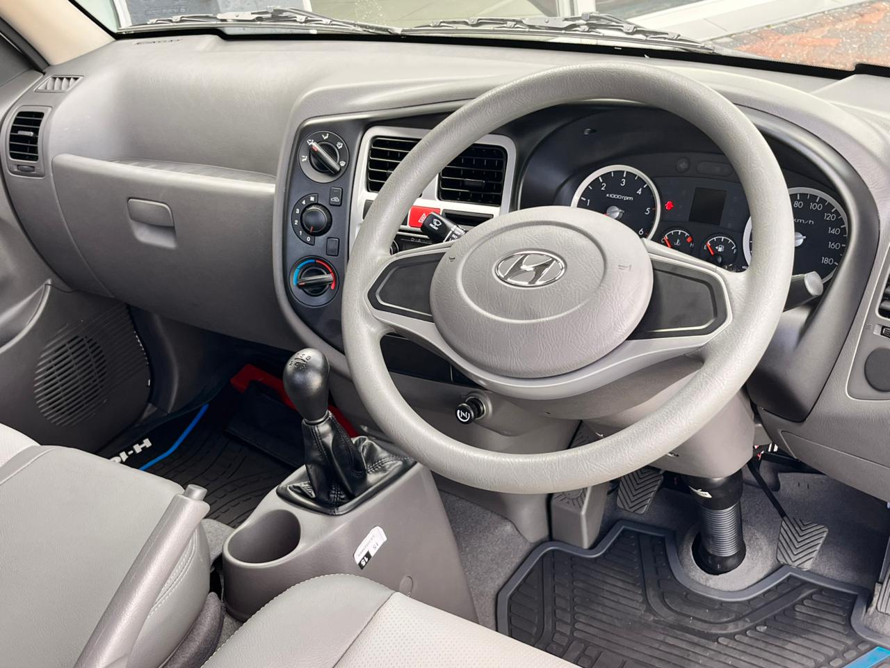 2026 HYUNDAI BAKKIE 2.6 SKD DECK F/L thumbnail 8