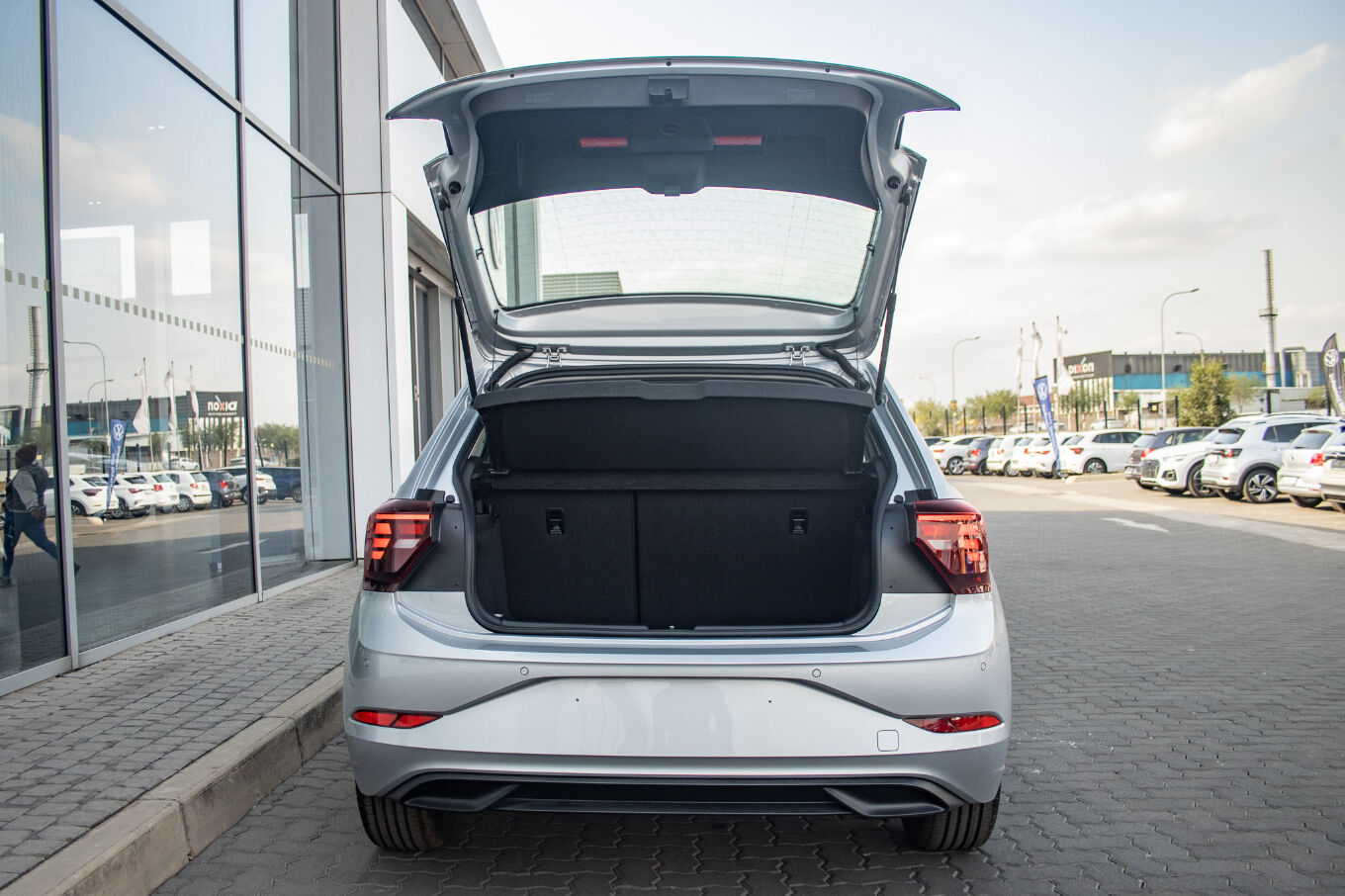 2026 VOLKSWAGEN POLO Hatch 1.0TSI 70kW — photo 5