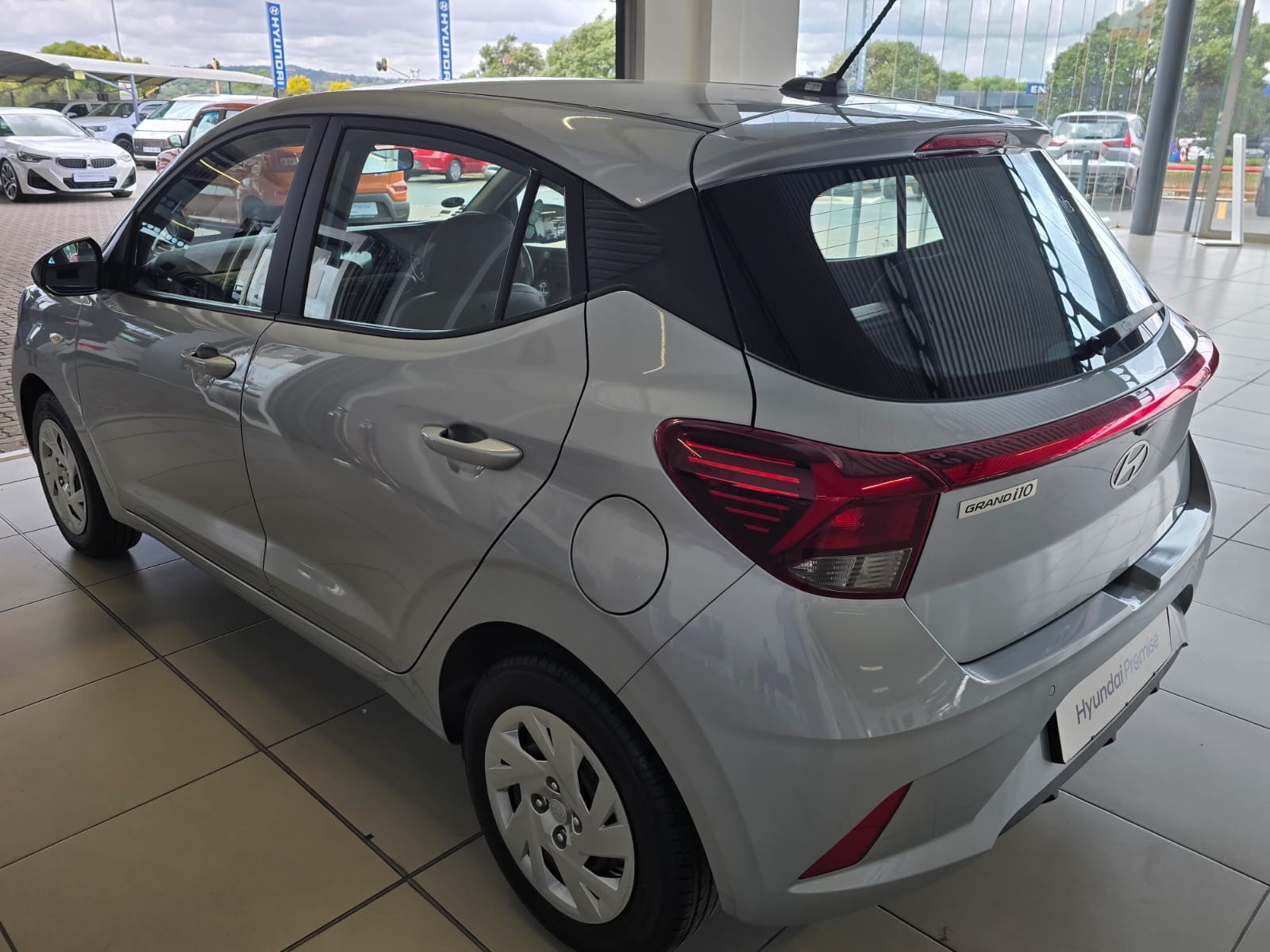 2026 HYUNDAI GRAND i10 1.2 PREMIUM A/T MY24 thumbnail 2
