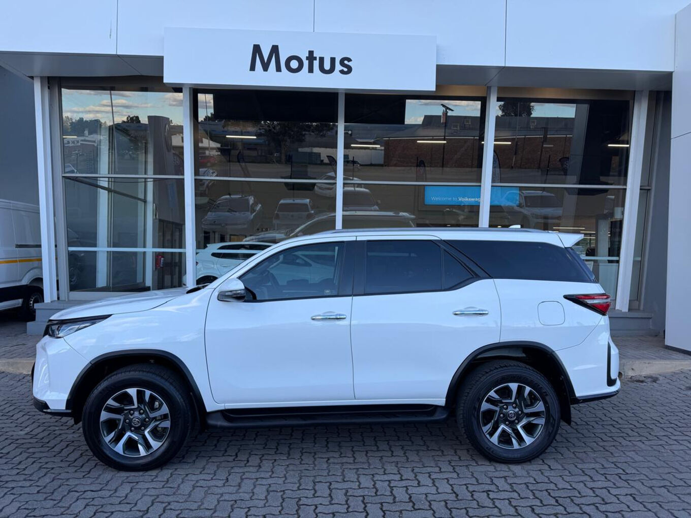 2024 TOYOTA FORTUNER 2.4GD-6 Auto — photo 4