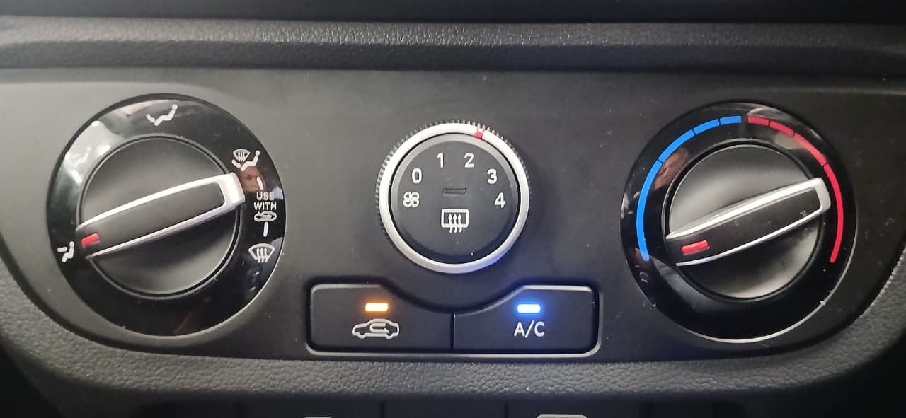 2026 HYUNDAI GRAND i10 1.2 PREMIUM A/T MY24 thumbnail 18