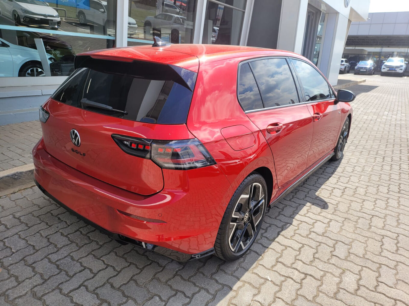 2026 VOLKSWAGEN GOLF 1.4TSI R-Line — photo 7