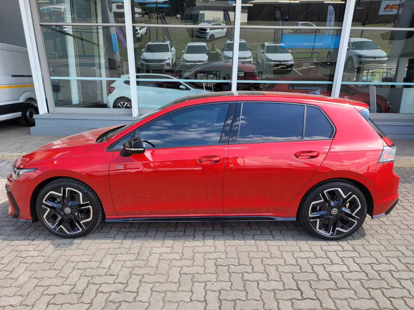 2026 VOLKSWAGEN GOLF 1.4TSI R-Line — photo 4