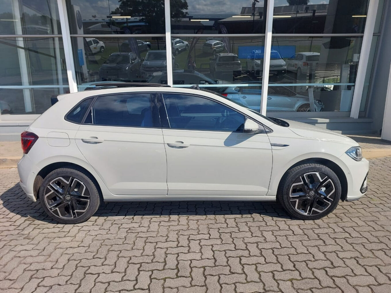 2026 VOLKSWAGEN POLO Hatch 1.0TSI R-Line — photo 8