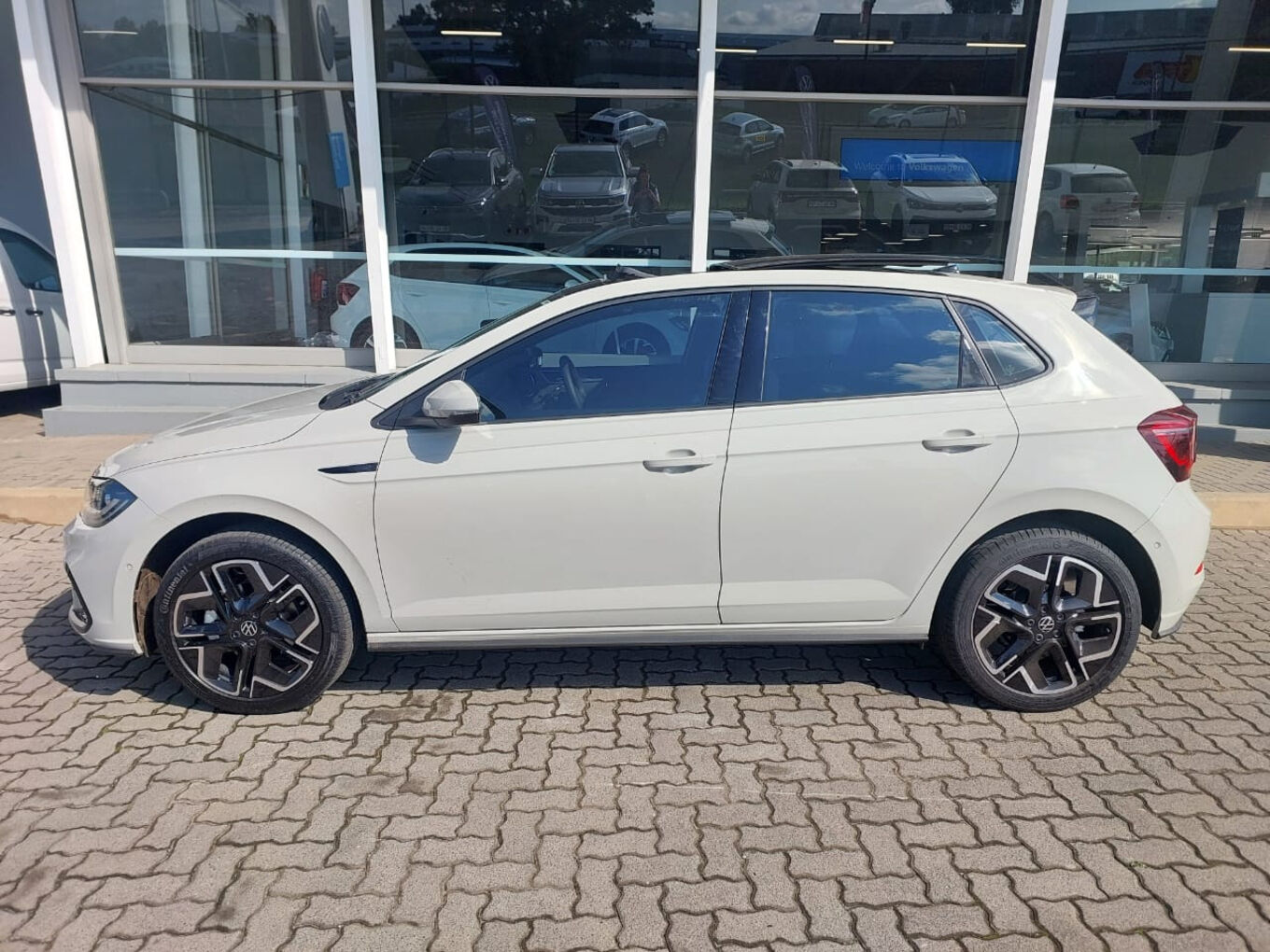 2026 VOLKSWAGEN POLO Hatch 1.0TSI R-Line — photo 4