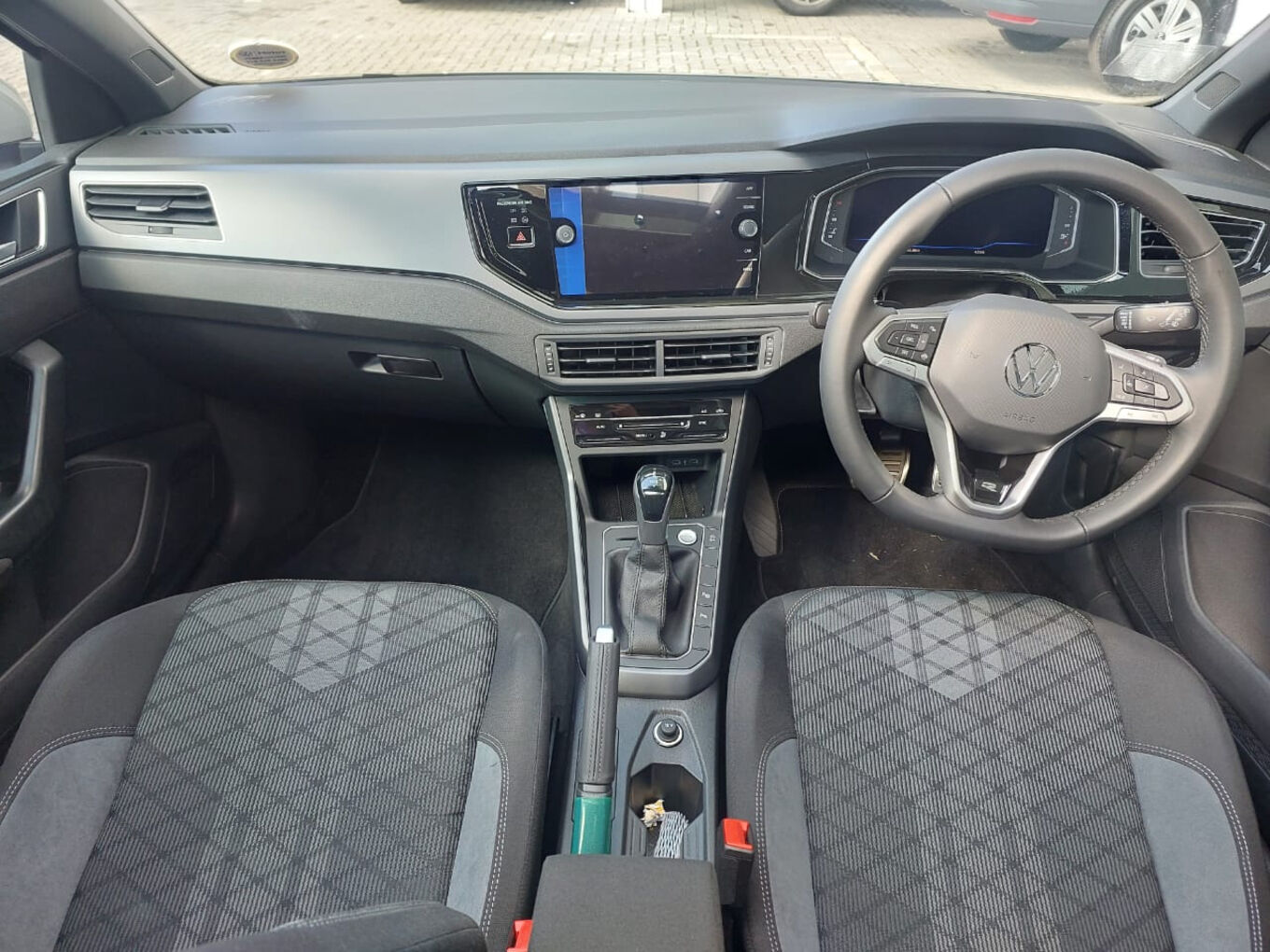 2026 VOLKSWAGEN POLO Hatch 1.0TSI R-Line — photo 11