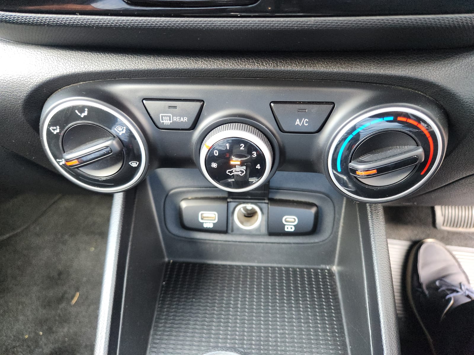 2024 HYUNDAI VENUE 1.0 MOTION DCT MY22 thumbnail 19