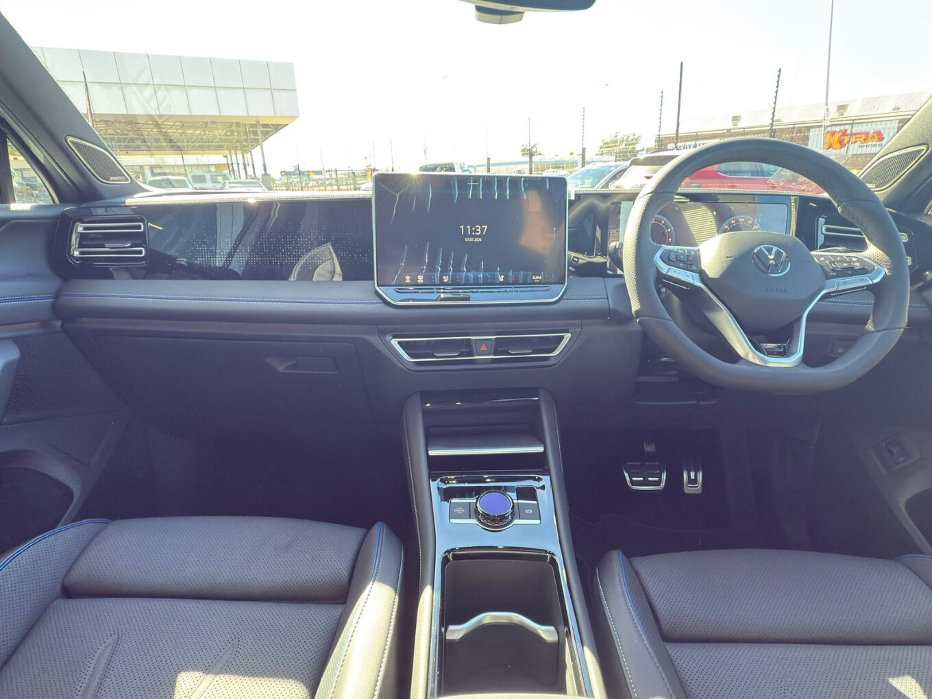 2026 VOLKSWAGEN TIGUAN 2.0TDI R-Line 4Motion — photo 11