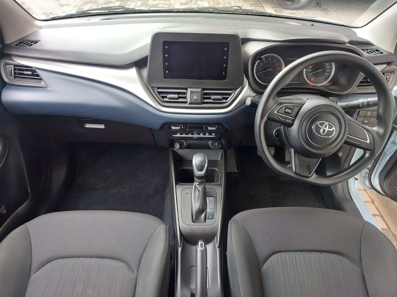 2025 TOYOTA STARLET 1.5 XS Auto — photo 10