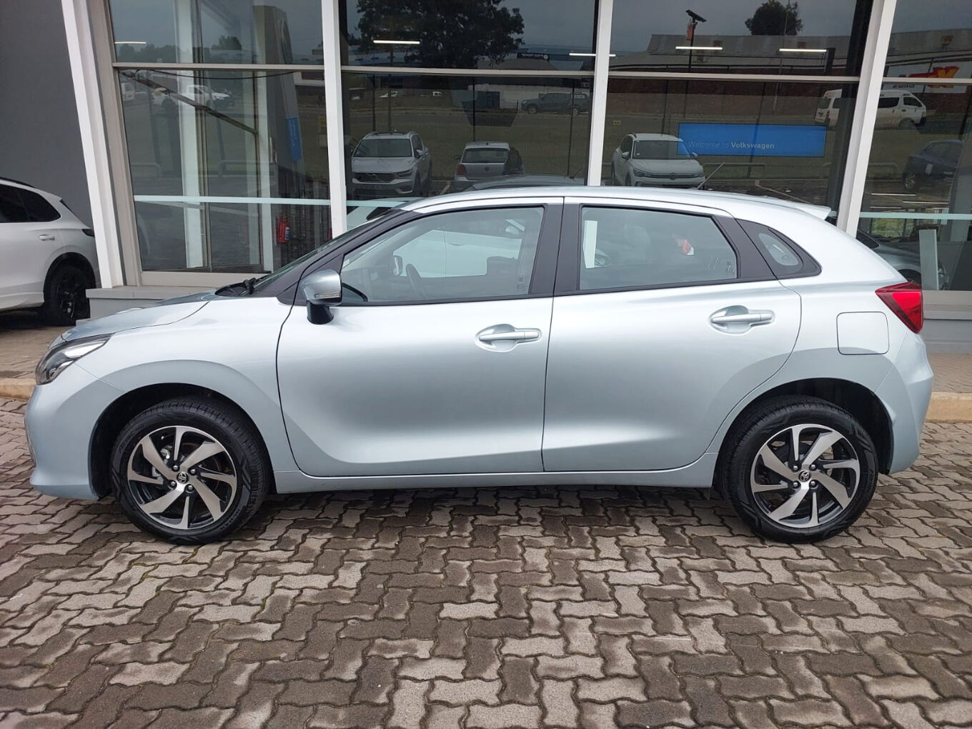 2025 TOYOTA STARLET 1.5 XS Auto — photo 4
