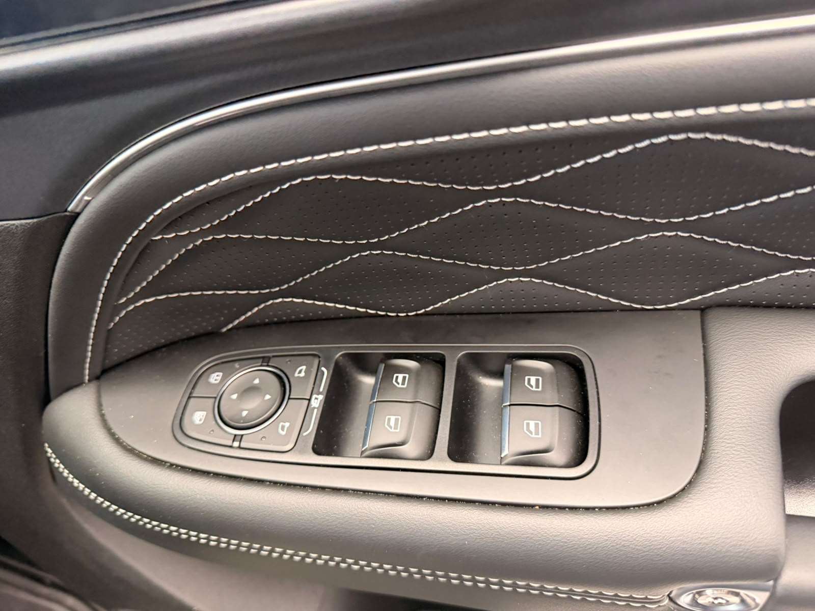 2026 GWM Tank 300 2.4TD Luxury 4x2 AT - Image 10
