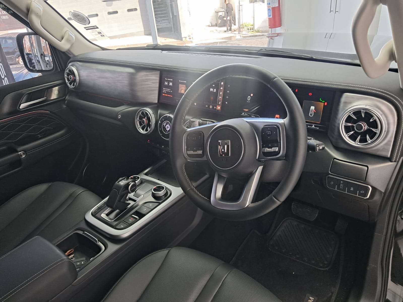 2026 GWM Tank 300 2.4TD ULTRA LUXURY 4X4 AT - Image 9