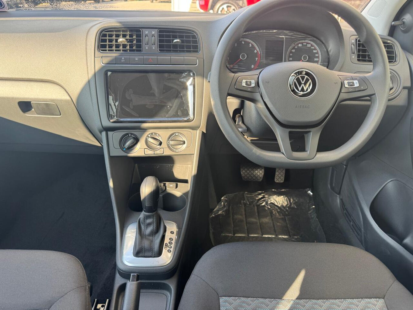 2026 VOLKSWAGEN POLO VIVO Hatch 1.6 Life — photo 11