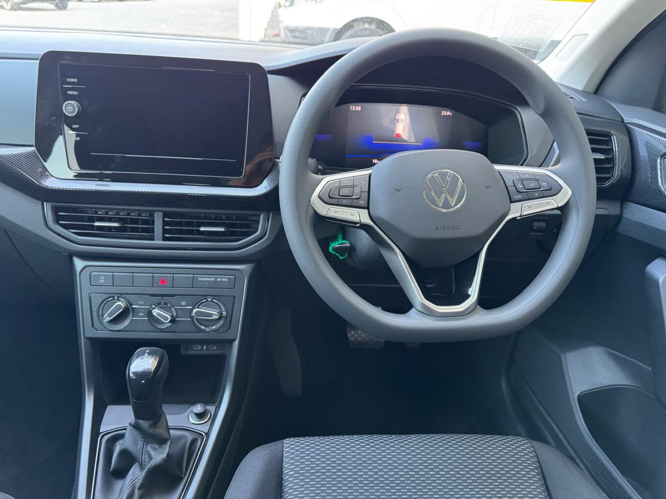2026 VOLKSWAGEN T-CROSS 1.0TSI Auto — photo 11