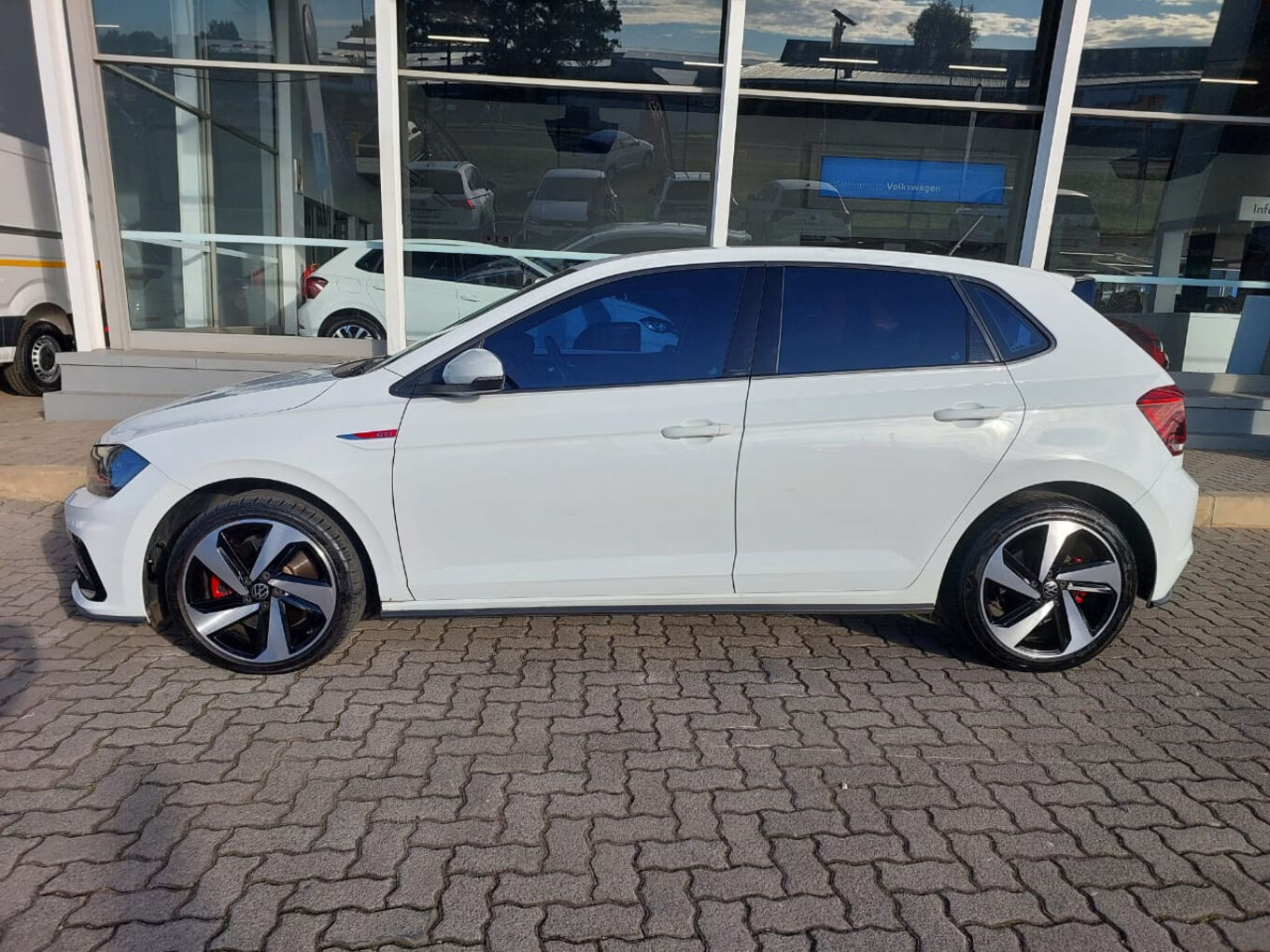 2022 VOLKSWAGEN POLO GTI — photo 4