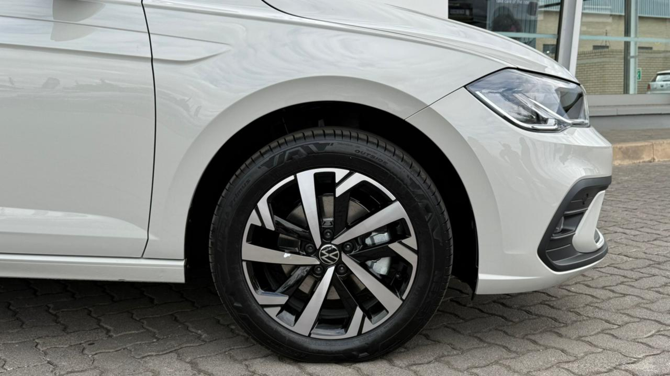 2026 VOLKSWAGEN POLO Hatch 1.0TSI Life Auto — photo 14