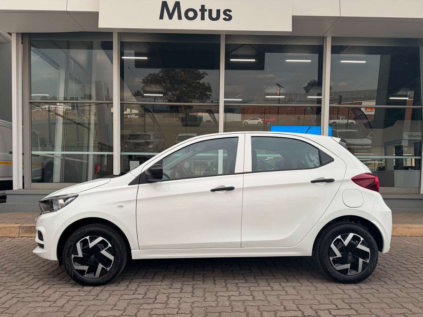 2026 TATA TIAGO 1.2 XM image 4