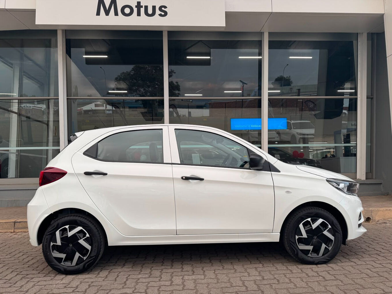 2026 TATA TIAGO 1.2 XM image 8
