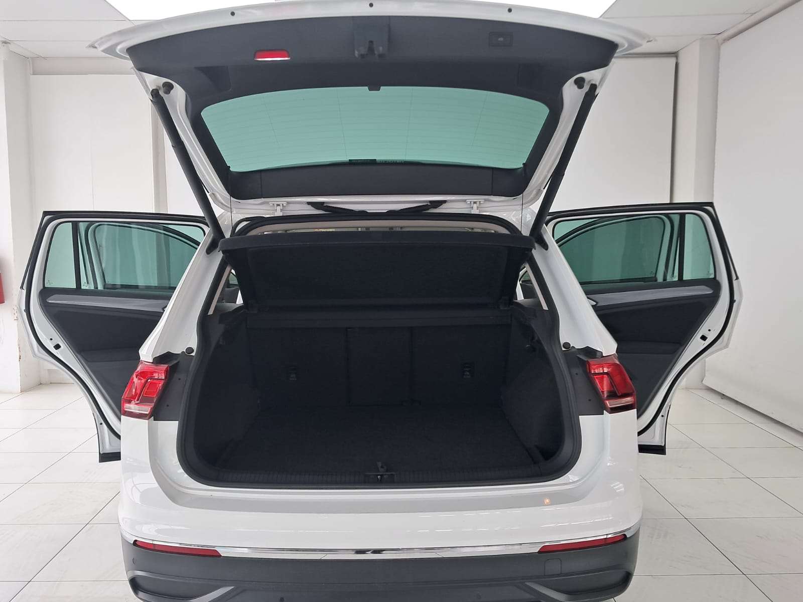 2021 Volkswagen TIGUAN / TAYRON TIGUAN 1.4 TSI LIFE DSG (110KW) - Image 5