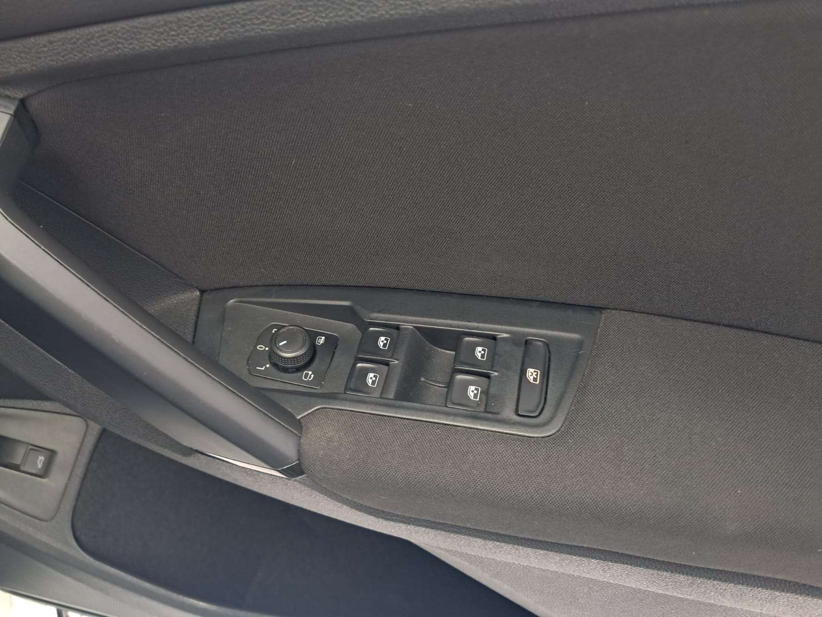 2021 Volkswagen TIGUAN / TAYRON TIGUAN 1.4 TSI LIFE DSG (110KW) - Image 8