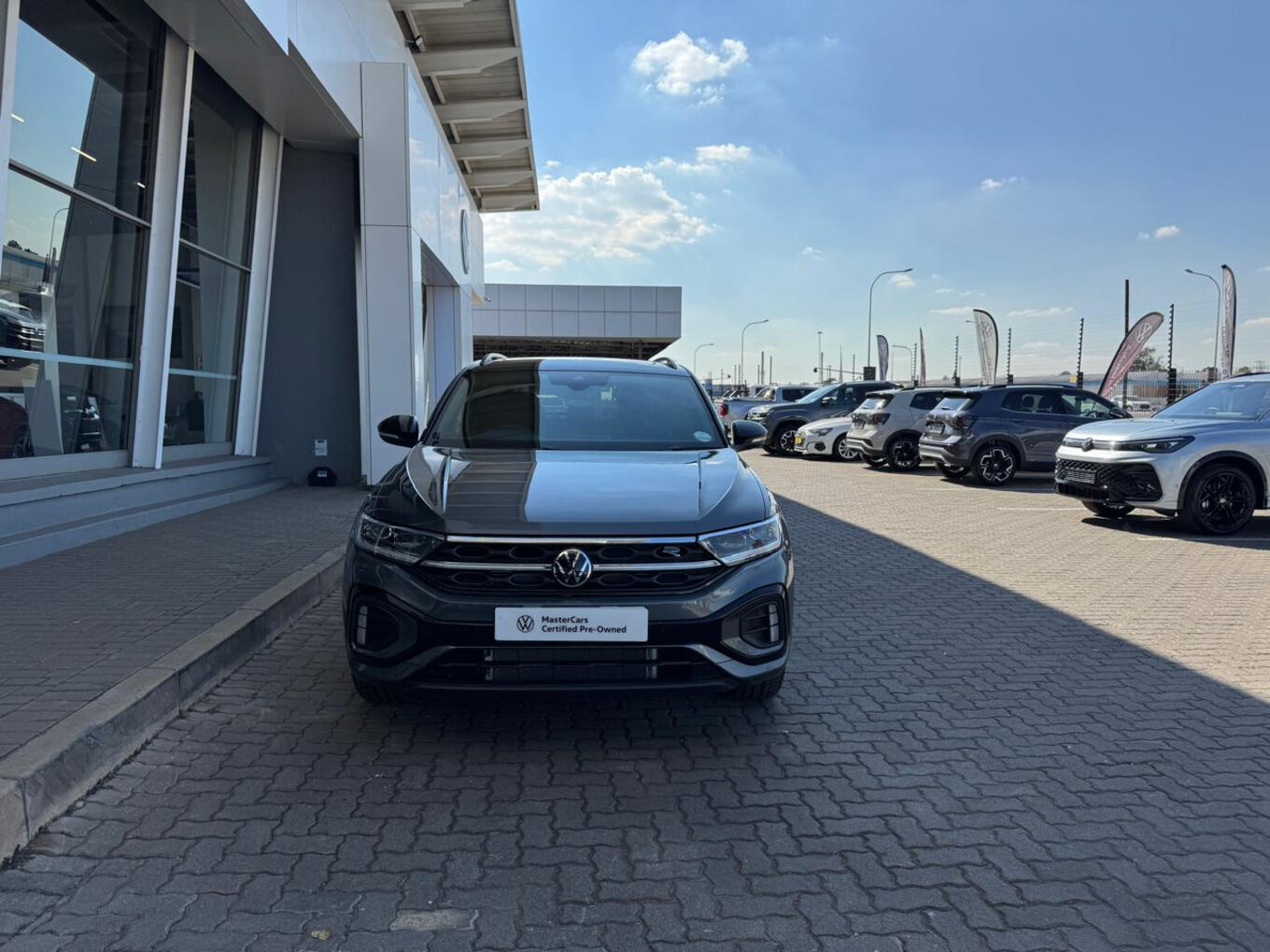 2026 VOLKSWAGEN T-ROC 2.0TSI 4Motion R-Line — photo 2