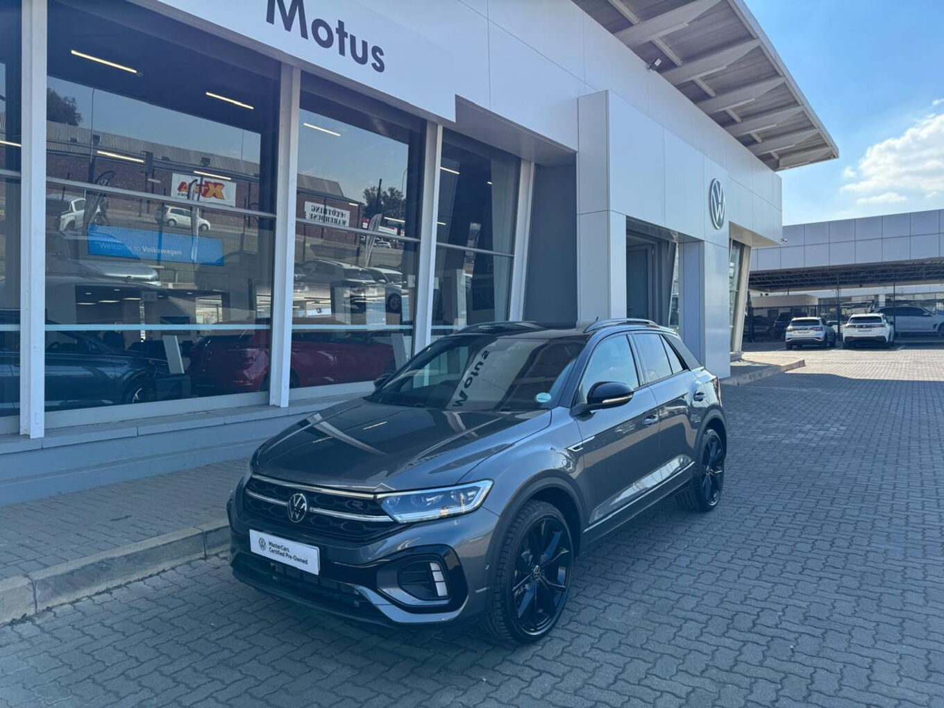 2026 VOLKSWAGEN T-ROC 2.0TSI 4Motion R-Line — photo 3