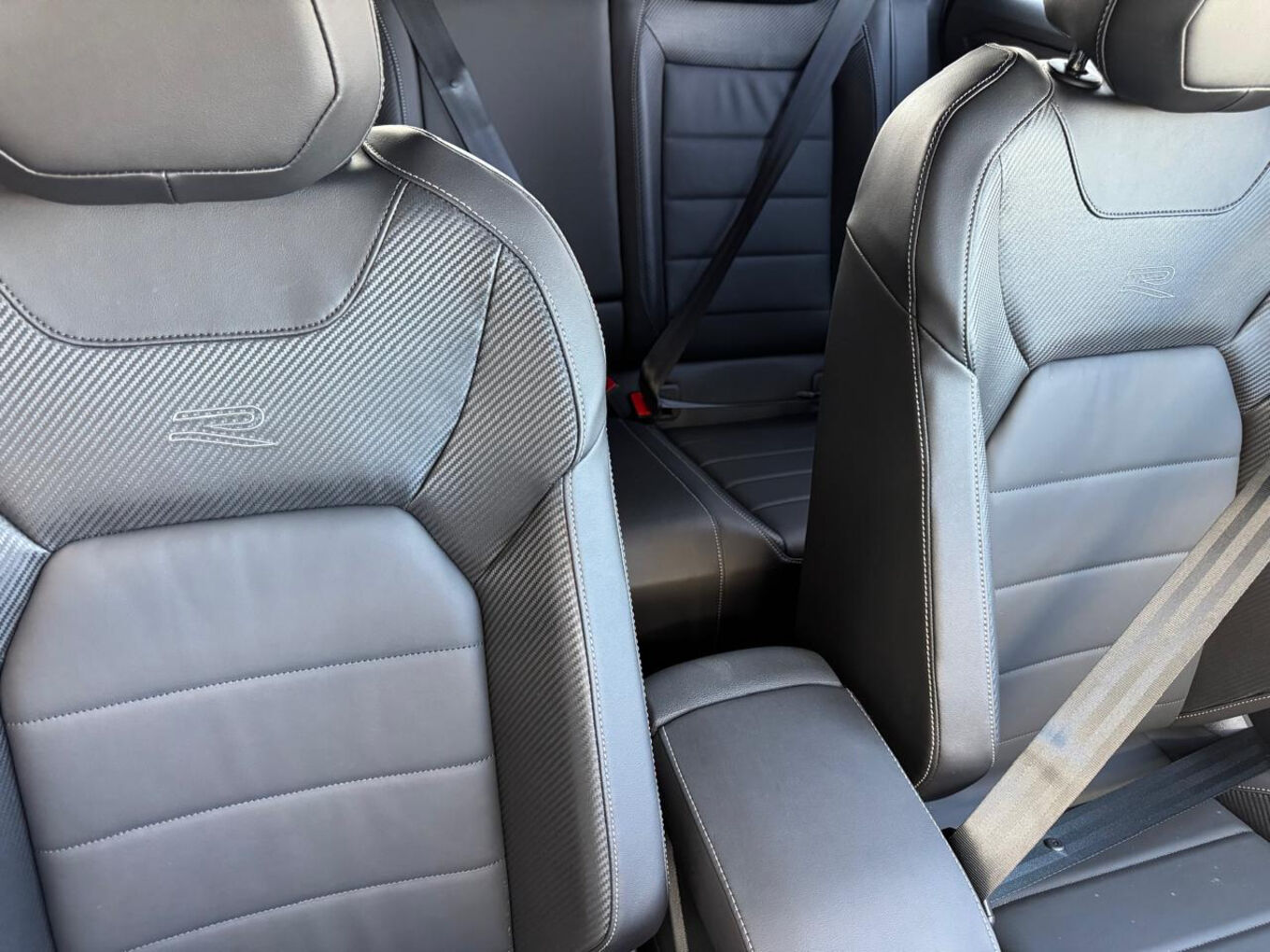 2026 VOLKSWAGEN T-ROC 2.0TSI 4Motion R-Line — photo 16