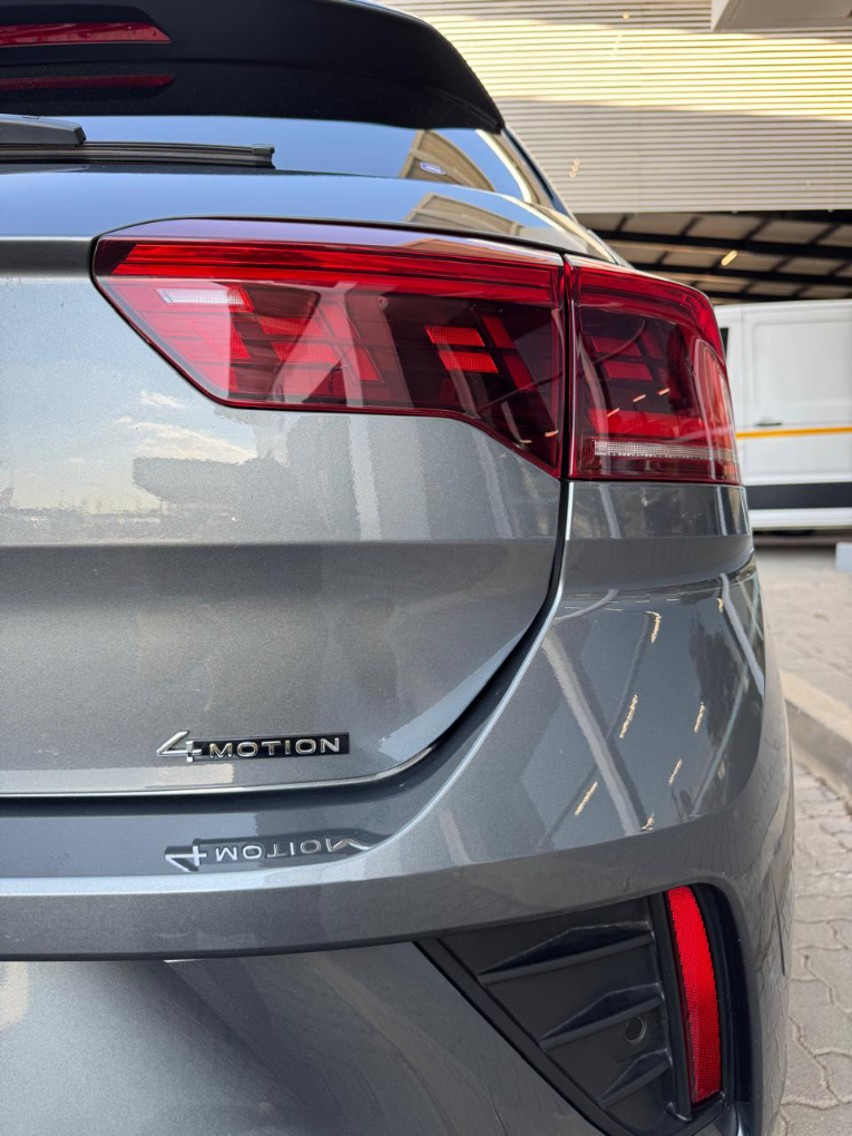 2026 VOLKSWAGEN T-ROC 2.0TSI 4Motion R-Line — photo 14