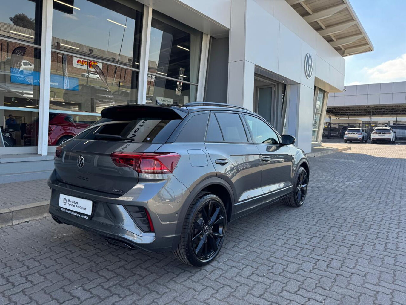 2026 VOLKSWAGEN T-ROC 2.0TSI 4Motion R-Line — photo 4