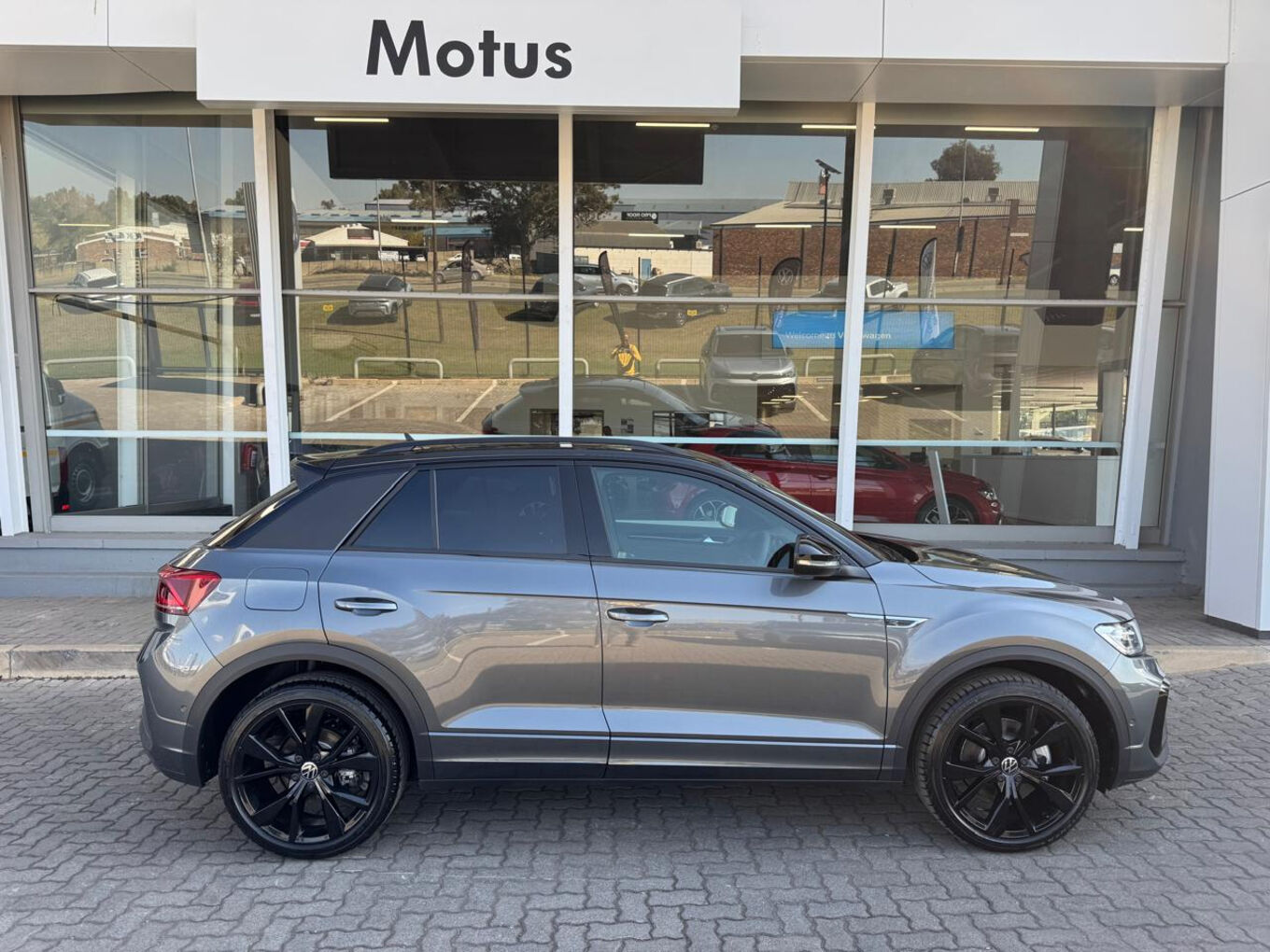 2026 VOLKSWAGEN T-ROC 2.0TSI 4Motion R-Line — photo 7