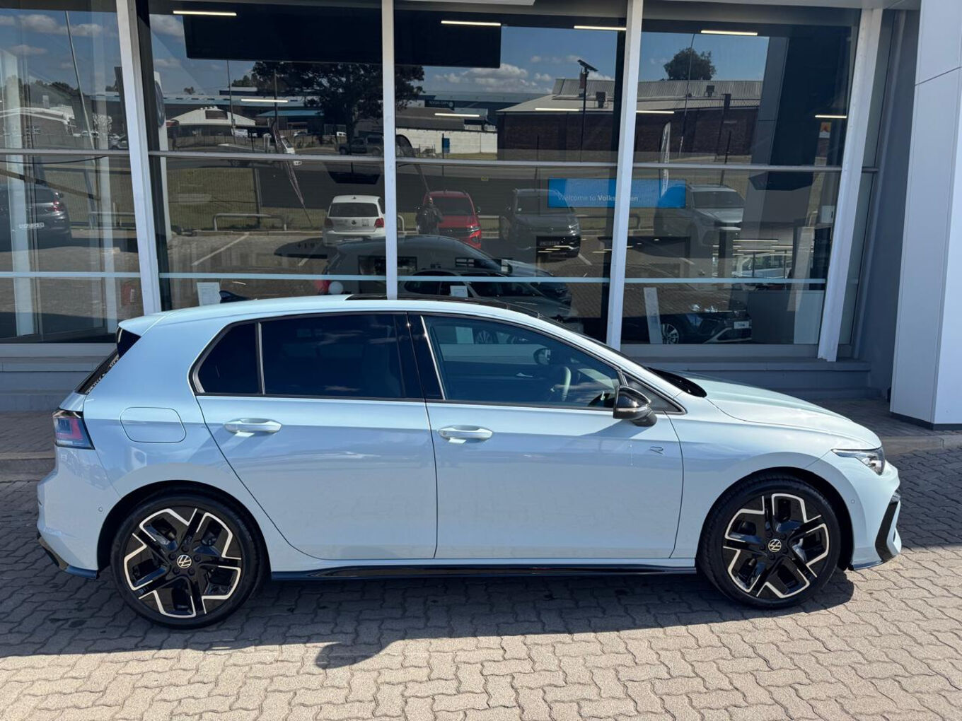 2026 VOLKSWAGEN GOLF 1.4TSI R-Line image 8