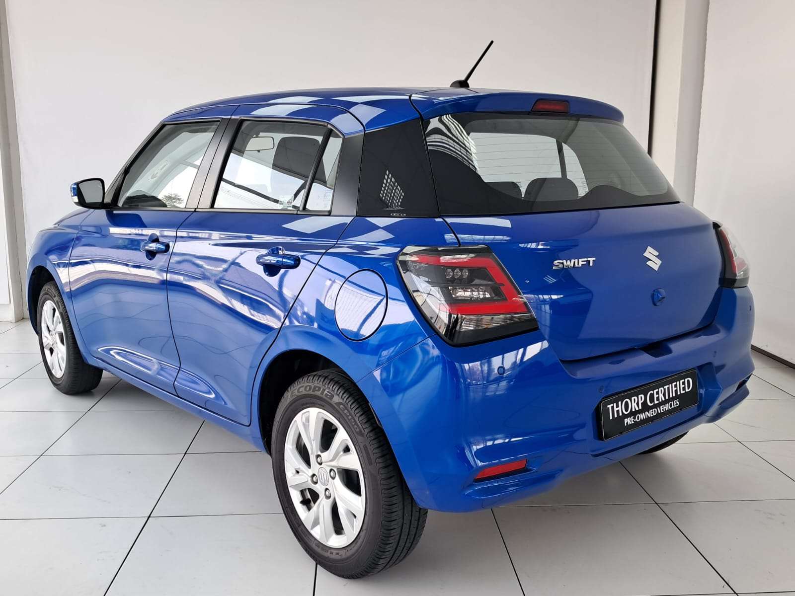 2025 Suzuki Swift 1.2 GL+ MT - Image 4
