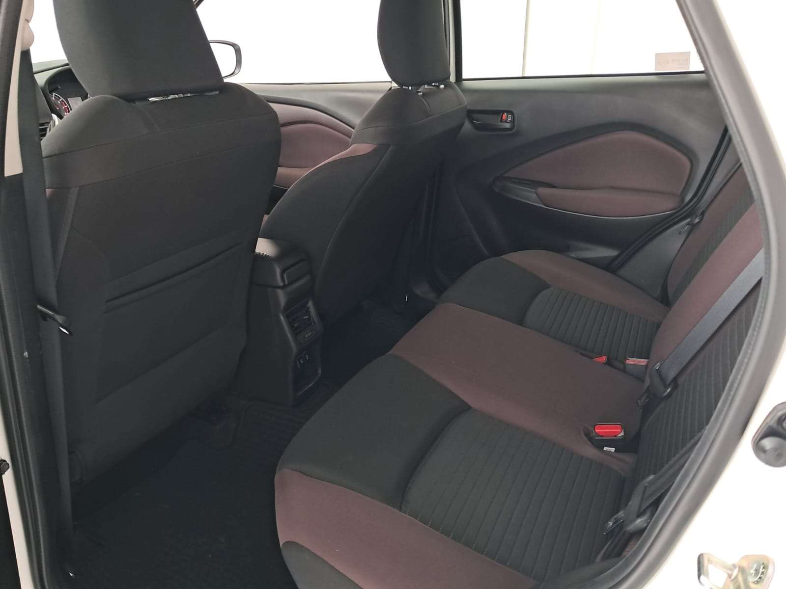2025 Suzuki Fronx 1.5 GL A/T - Image 12
