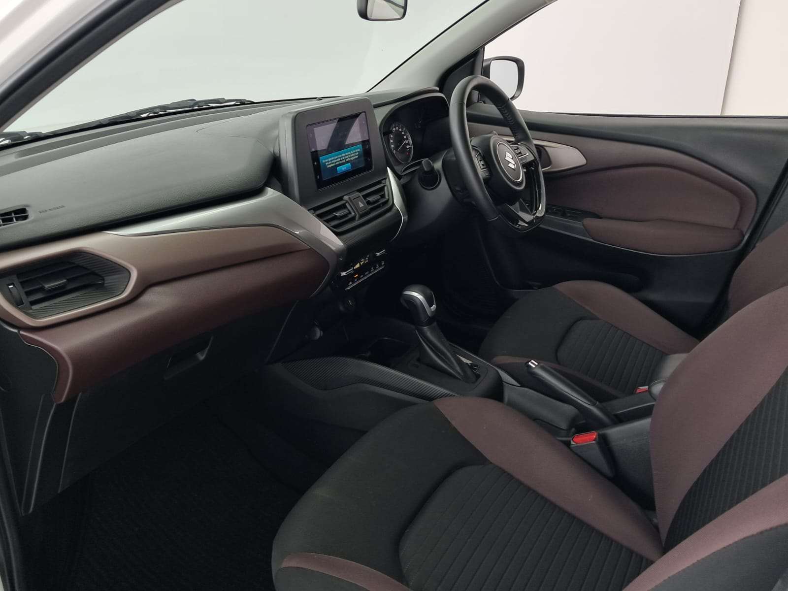 2025 Suzuki Fronx 1.5 GL A/T - Image 10